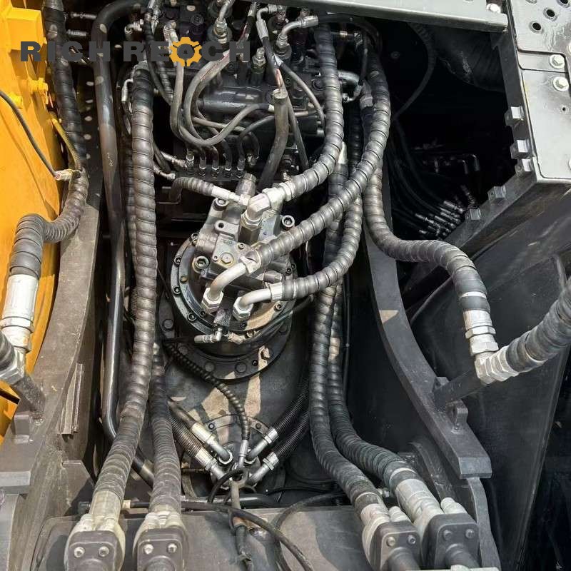Undercarriage and tracks – 2024 Volvo EC220 crawler excavator $32,200